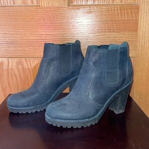 Black Sperry boots with a heel, size: 7.5, leather upper, like new